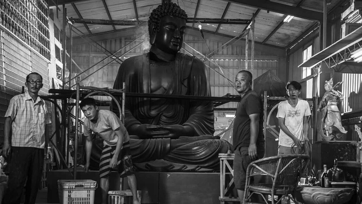 全程台語旁白爆笑又療癒！今年必看最台國片《大佛普拉斯》，道出許多台灣人無奈心聲