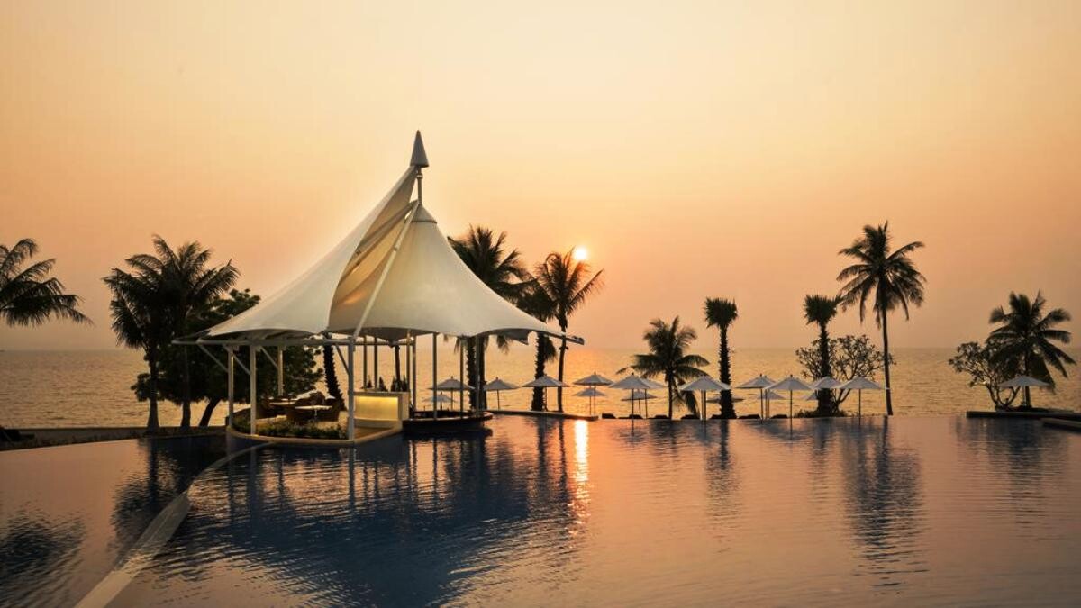 浪漫夕陽看到飽 芭達雅消暑首選 莫凡彼瑞享暹羅酒店