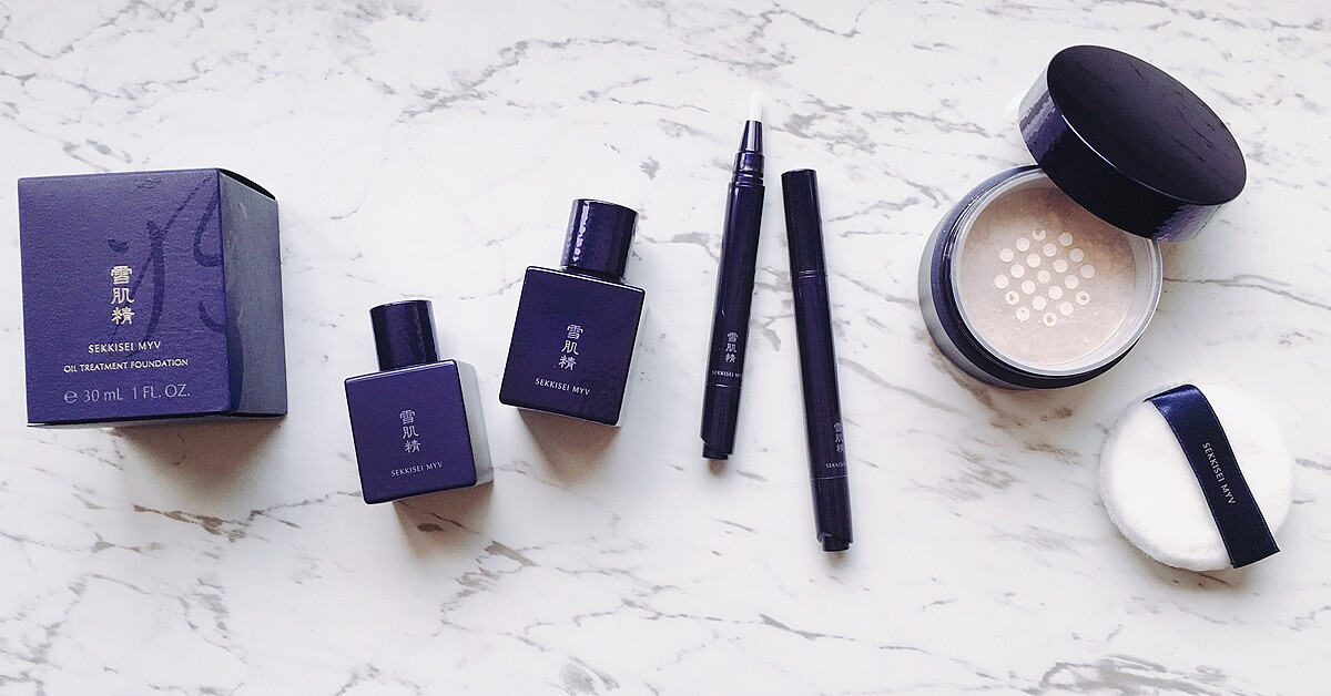 藍色琉璃瓶中裝著的雪肌精粉底液，極度水感！宛如流動的有色雪肌精，高絲御雅系列底妝即將登場