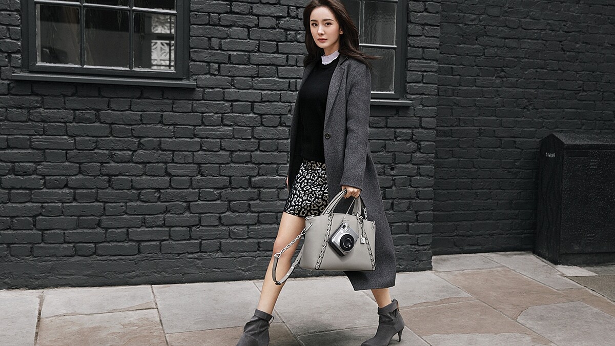 英倫風再起 女神楊冪攜手Michael Kors打造帥氣搖滾風格