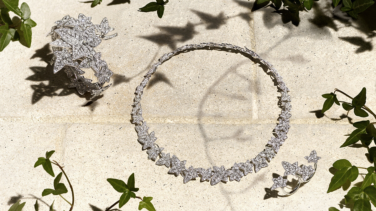 每個女人都想擁有的光影魔法盛宴，氣場全開的BOUCHERON巴黎常春藤系列高級珠寶，盡顯優雅線條魔力！