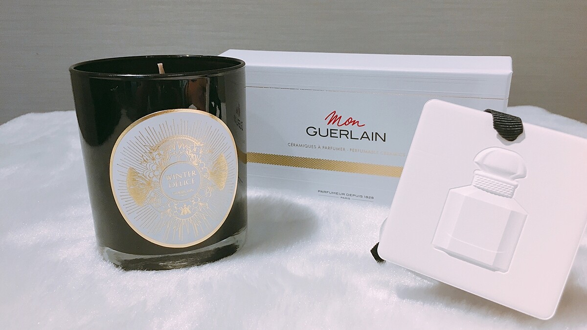 點起來彷彿有熱紅酒的味道，整個房間都香甜起來！寒冷的冬日點起嬌蘭2017冬日金燦聖誕限量香氛蠟燭好溫暖