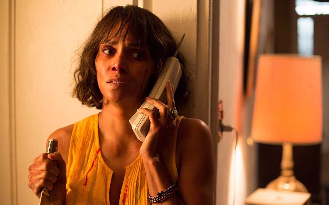 別惹到「地表最強老媽」！荷莉貝瑞新片《綁架》化身單親媽，徒手搏命解救愛子