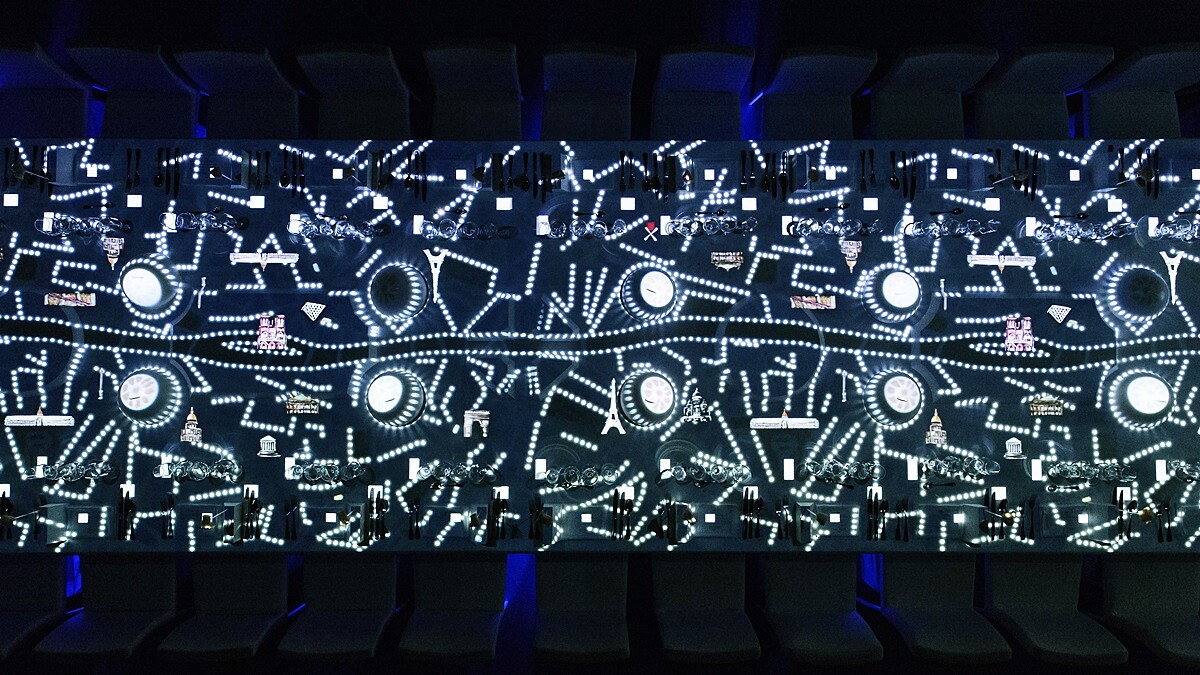 巴黎城市夜燈佈滿餐桌！愛馬仕180週年奇幻主題晚宴體驗一日巴黎