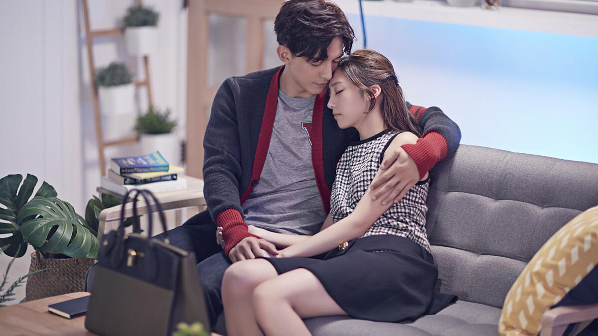 工作使人很沮喪？王家梁溫暖擁抱默默為妳充電，瞬間就能元氣滿滿！