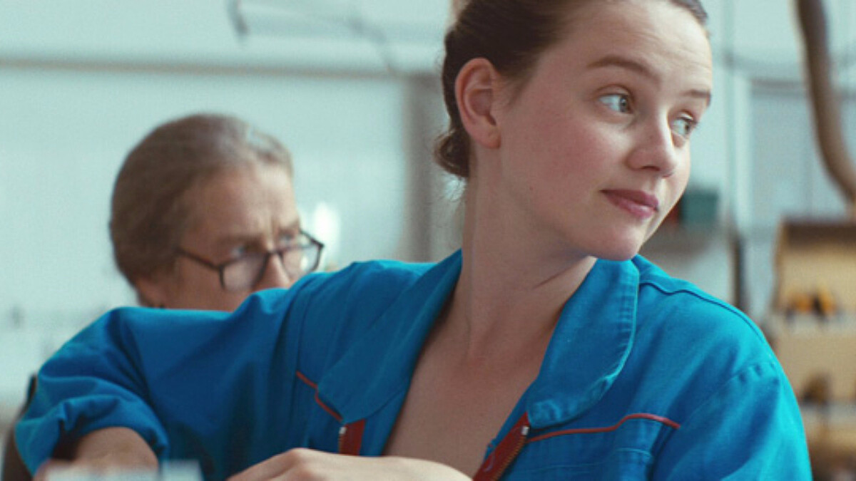 看完預告都想一起歌唱！法國愛情音樂劇《紅鞋茱莉》，再度燃起心中的夢想與青春