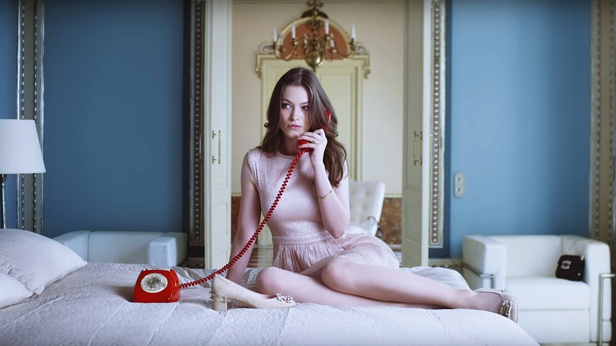 如何成為一個優雅的巴黎女人？Roger Vivier教你這樣做