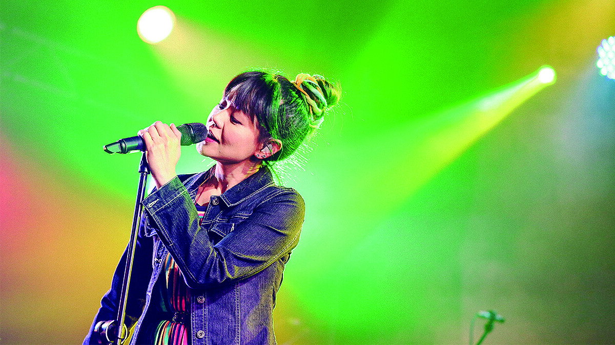 ciacia我們等你好久了!開啟飛航模式,一起進入何欣穗的《Airplane Mode》!