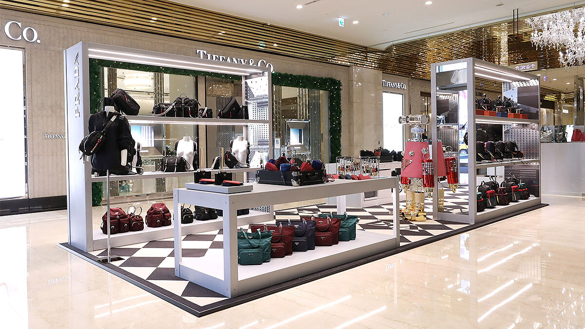 超繽紛彩色尼龍包限定開賣！PRADA Nylon Vela pop-up快閃店進軍微風信義