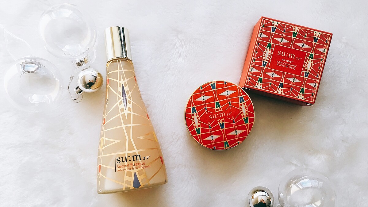 「最有溫度的精華液」用過後會默默愛上的su:m37°甦秘肌秘露，推出一週年加大容量限定版包裝