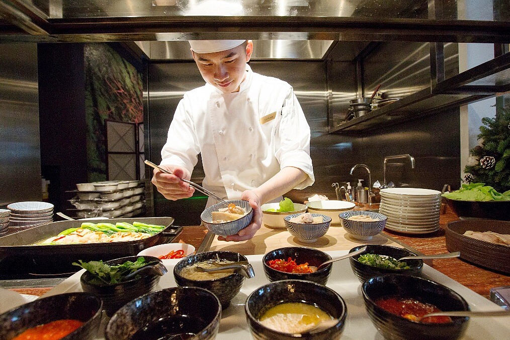 美味海洋珠寶箱 文華CAFE饗吃吧開放周間午餐時段 必吃熱點區握壽司吧