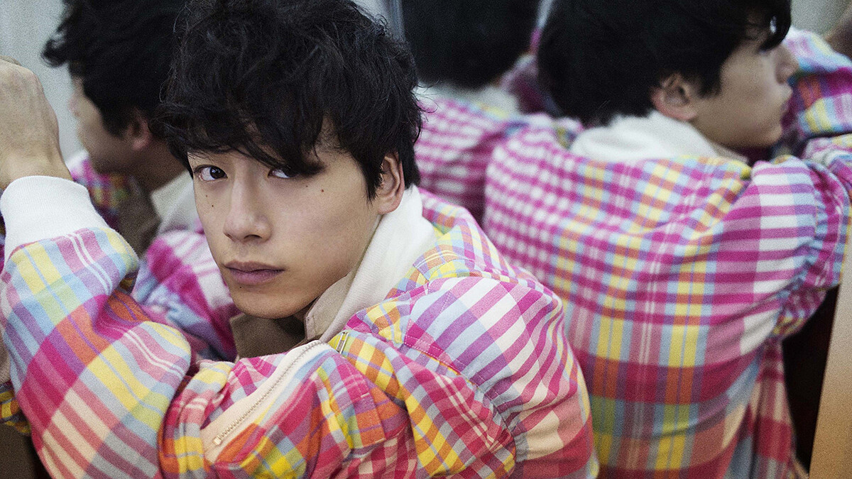 與坂口健太郎之間的「最曖昧」距離！《蜷川實花 IN MY ROOM 潮男群像展》