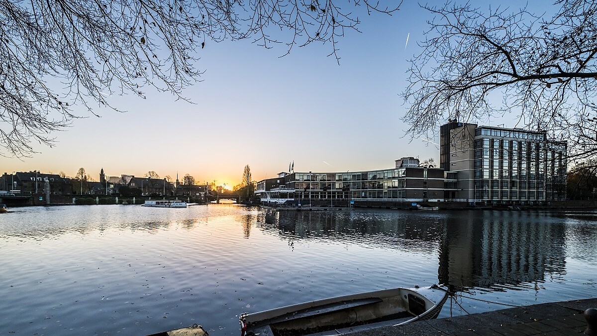 前進阿姆斯特丹吧!小資女也能負擔的超美運河邊設計旅館