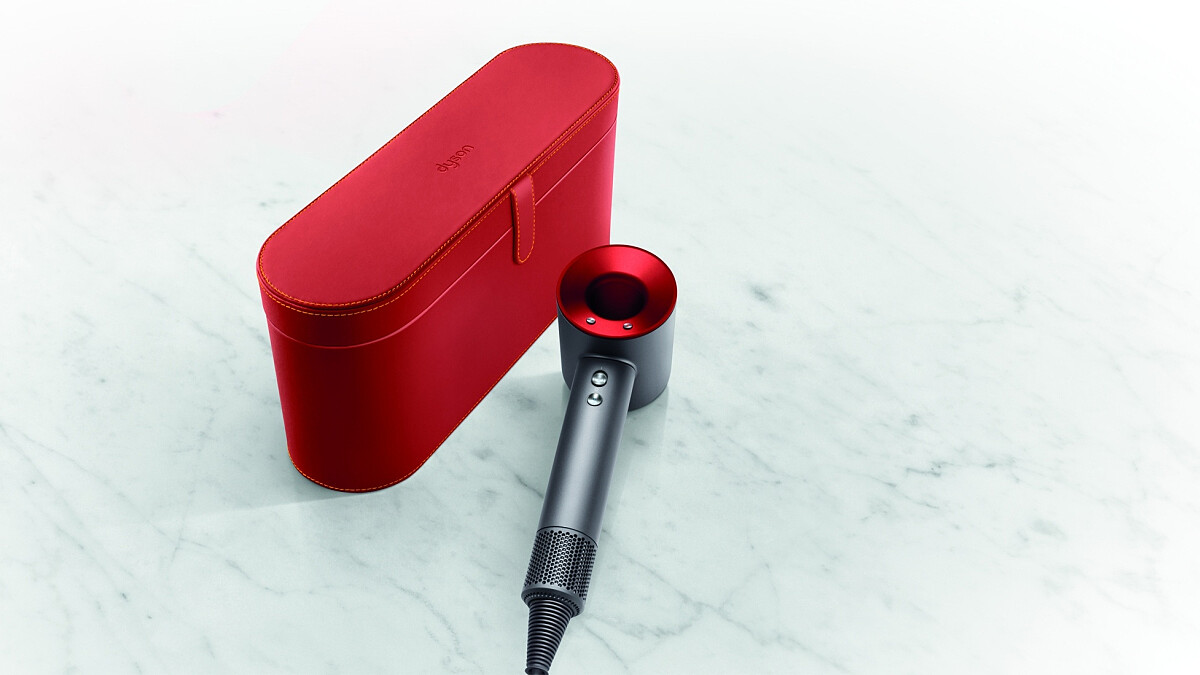 Dyson換上貴氣紅色！推出新春限定紅色盒裝版吹風機