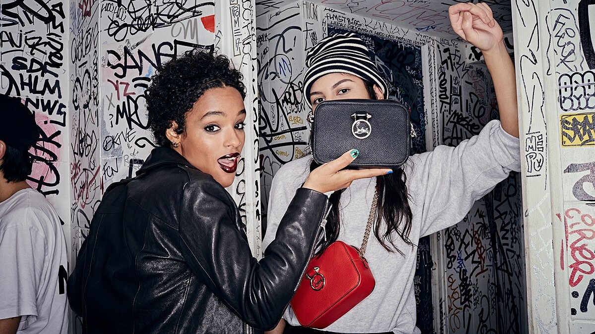 Christian Louboutin全新Rubylou包款成今年百搭配件！氣質女人、中性女孩風打造多重風格