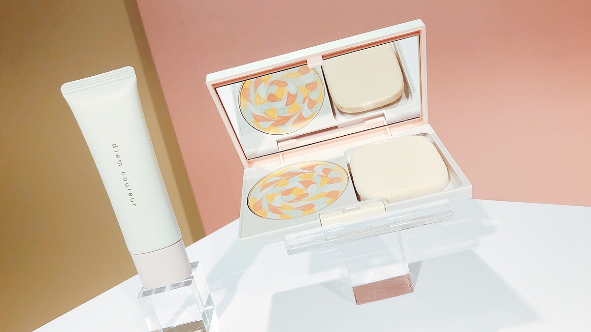 「彩虹般色彩好繽紛，但竟然不是蜜粉餅」POLA副牌花樣年華柔焦粉餅，一抹提亮膚色