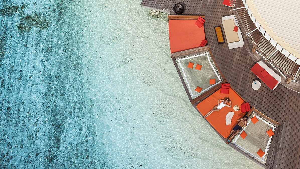 來一趟ClubMed馬爾地夫甜蜜浪漫之旅，讓你和戀人幸福滿滿地沈醉於愛情藍調中，共同交織出屬於兩人的戀習曲！