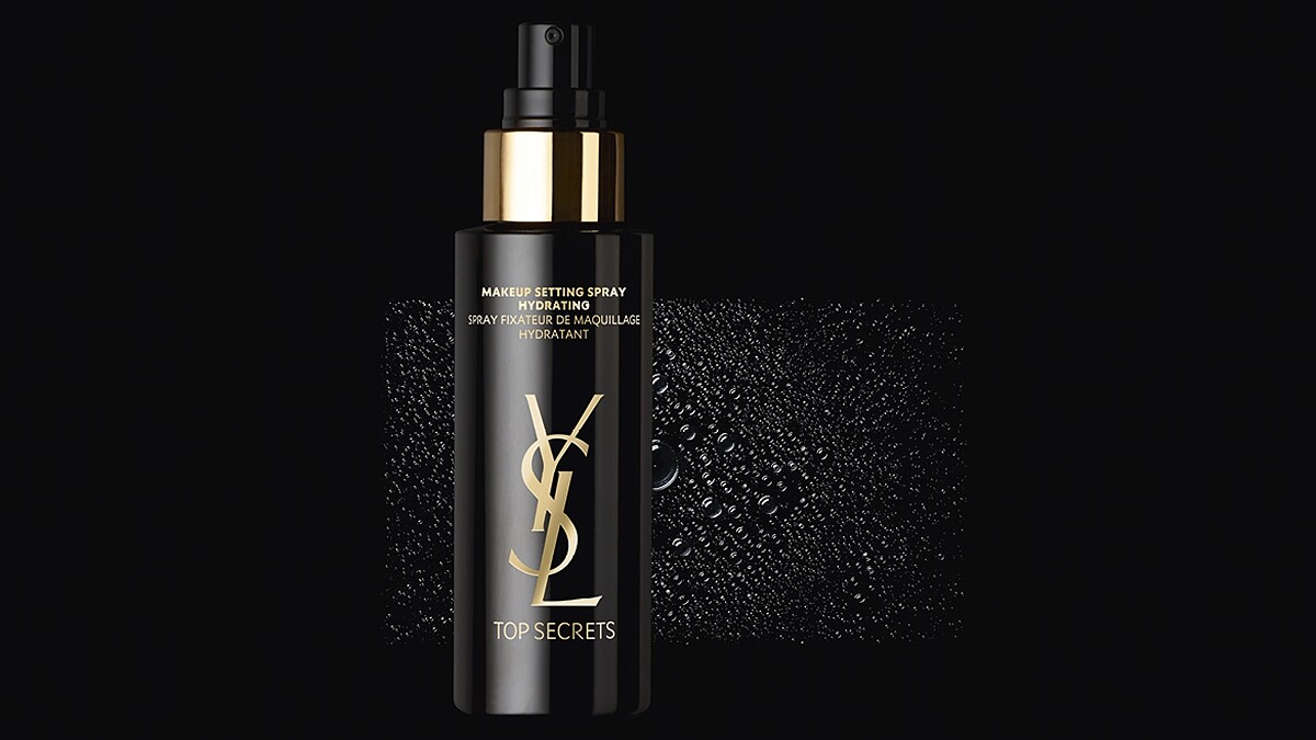 簡直就是用噴的定妝蜜粉！超好用的YSL妝前系列新推保濕持妝噴霧，實現不脫妝的夢想