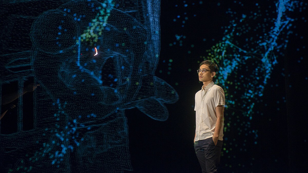 一場追逐光影的雙城記！周東彥劇場作品《光年紀事：臺北─哥本哈根》4D浮空投影夢幻開演