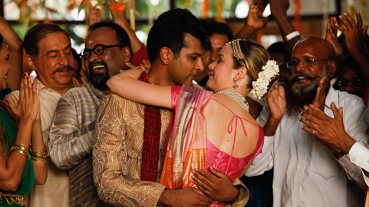 有時愛情尋尋覓覓，其實就在你隔壁。「奧斯卡影后」布麗拉森挑戰愛情歌舞劇《香米小情歌》