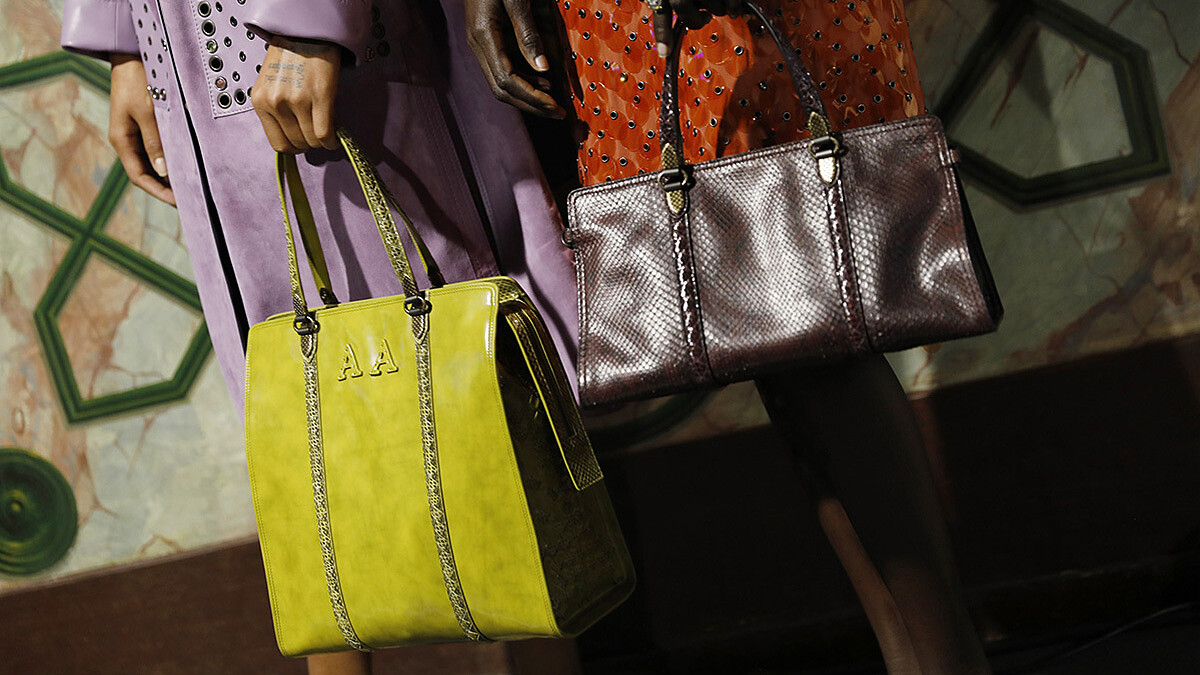 《When Your Own Initials are Enough》當你的名字已經足夠