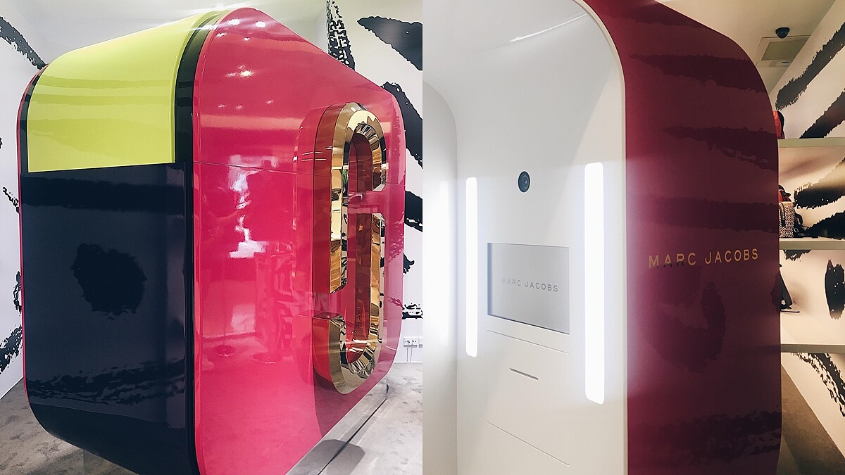 就是要揪姊妹淘去拍一波！Marc Jacobs超夢幻桃紅拍貼機降臨台灣