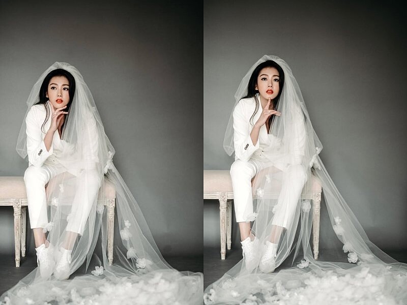 陶嫚曼白色褲裝婚紗／圖片取自陶嫚曼臉書