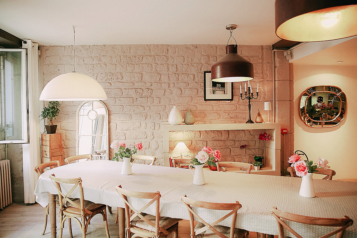 ▲溫馨明亮的用餐區圍繞著法式鄉村氛圍。
