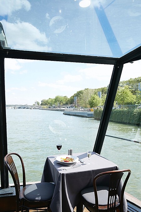 ▲午後大啖美食,一遊這座光之城,也是愛之城的巴黎河岸精華,是最浪漫不過的必遊之事。