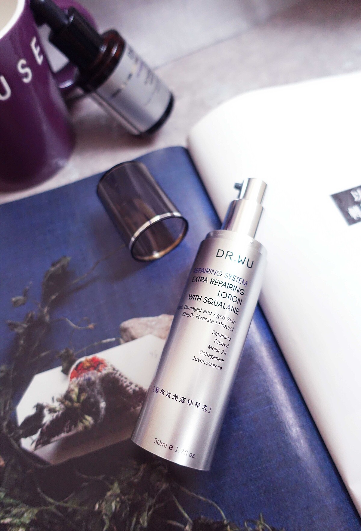 DR.WU輕角鯊潤澤精華乳,獨特輕質乳霜質地,結合高濃度角鯊烷,保濕同時修復,還原肌膚年輕