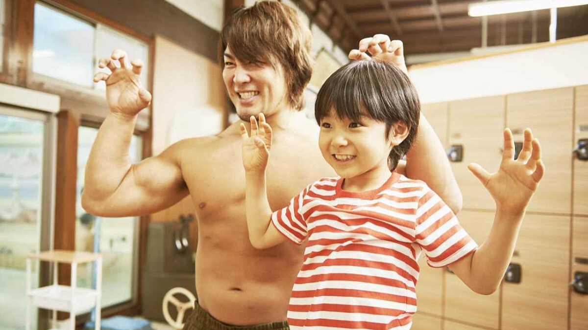 完全戳中淚點的父子親情!日版巨石強森棚橋弘至主演《我的爸爸是壞蛋冠軍》:「人生最重要的並不是勝利。」