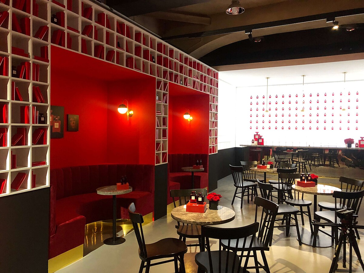 ChanelLeRougePopup-酒吧區