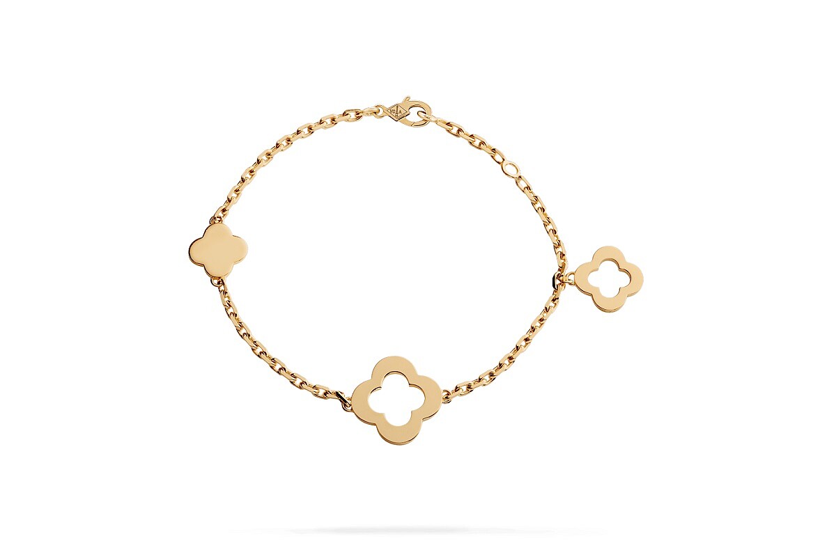 Byzantine Alhambra系列黃K金手鍊，3枚墜飾。