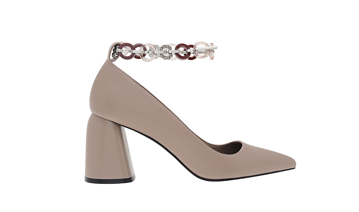 CHARLES & KEITH復古摩登鞋款