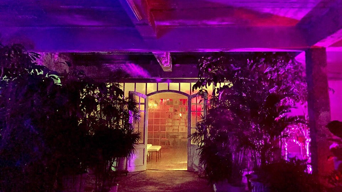 舊公寓×露天電影院×PS4×私服變裝?星期六在台北體驗一場柏林式派對吧!