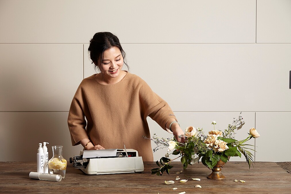 全球首創「妝前保養」BEVY C. 創辦人ZOE的居家保養哲理「越簡單其實越難，必須萬裡挑一。」