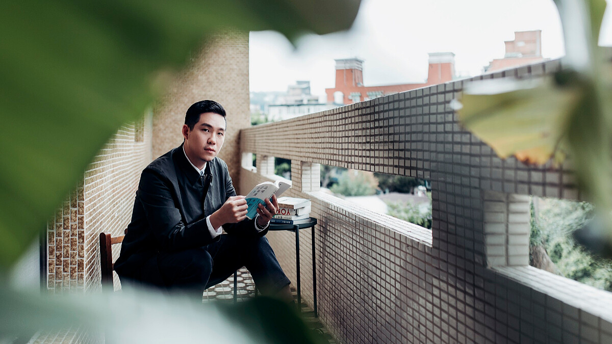 【來閱讀吧】台灣設計圈第一人 顏伯駿的閱讀癖