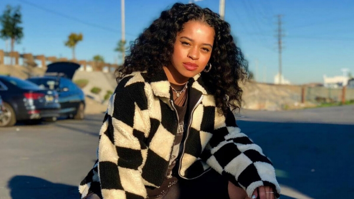 碧昂絲、蕾哈娜 90後混合體!英國超強女聲 Ella Mai 打開靈魂深處的感動