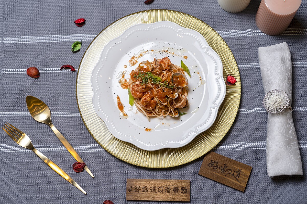 好勁道千羽拉麵-義式茄汁蝦子拌炒麵