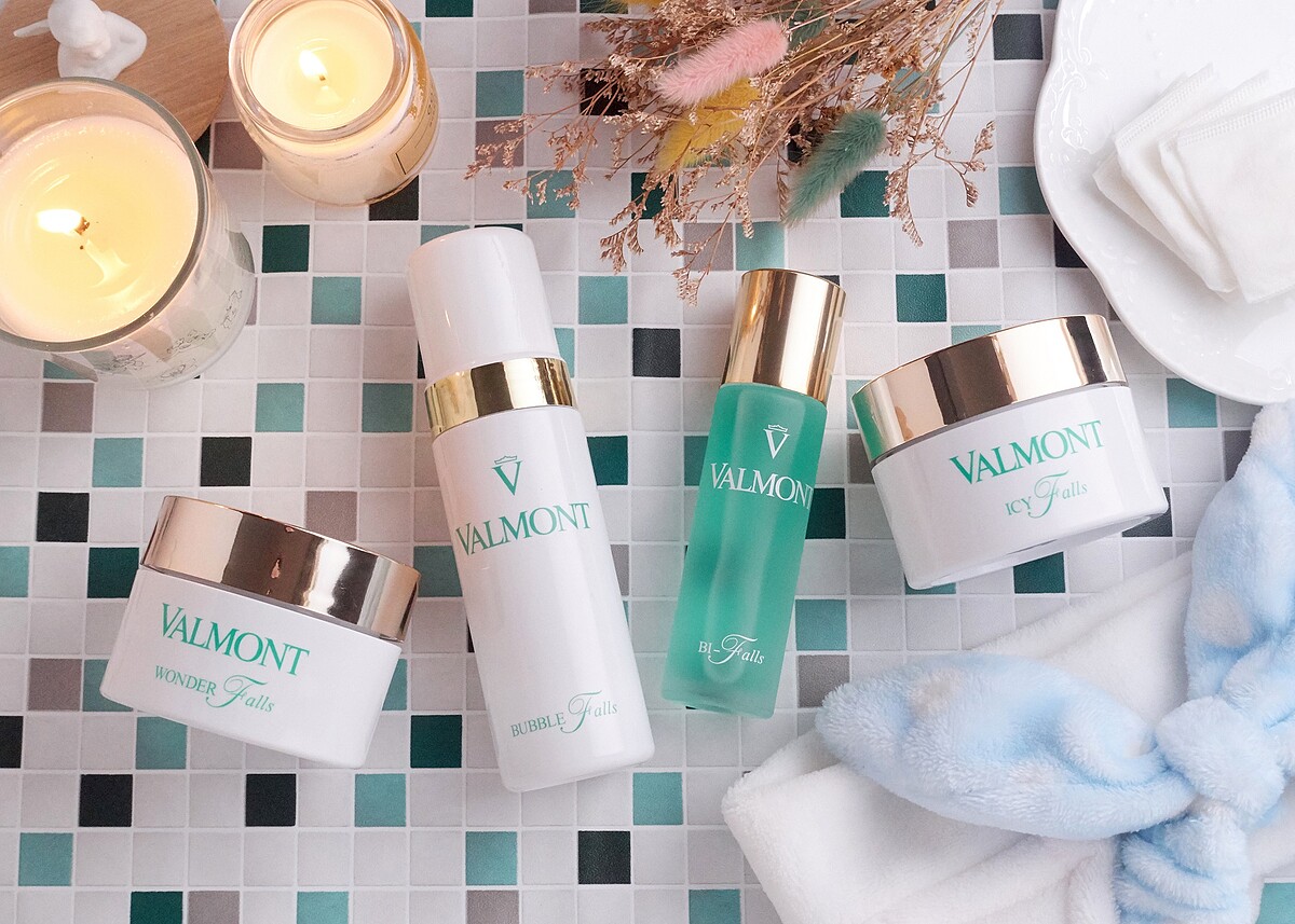 (左至右: 潔膚乳霜&rarr;潔顏雲&rarr;眼唇潔膚液&rarr;潔膚凝膠)