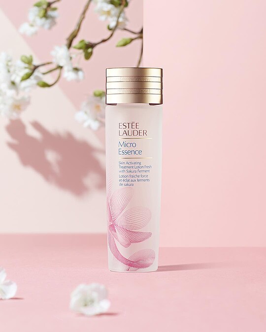 首批「微分子肌底原生露櫻花輕盈版150ml」將會於5月推出限量3000瓶搶先體驗，常態版全新「微分子肌底原生露-櫻花輕盈版200ml」則於2019年7月上市。