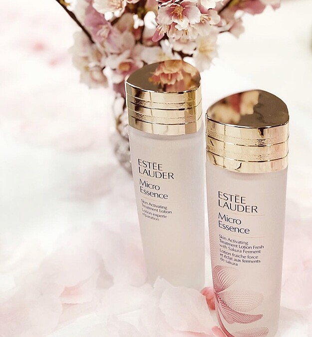 品牌最推薦的使用方式為：使用化妝棉沾取適量化妝水，先拍打滲透，二拍豐潤保水，作為肌膚保養的第一道步驟。