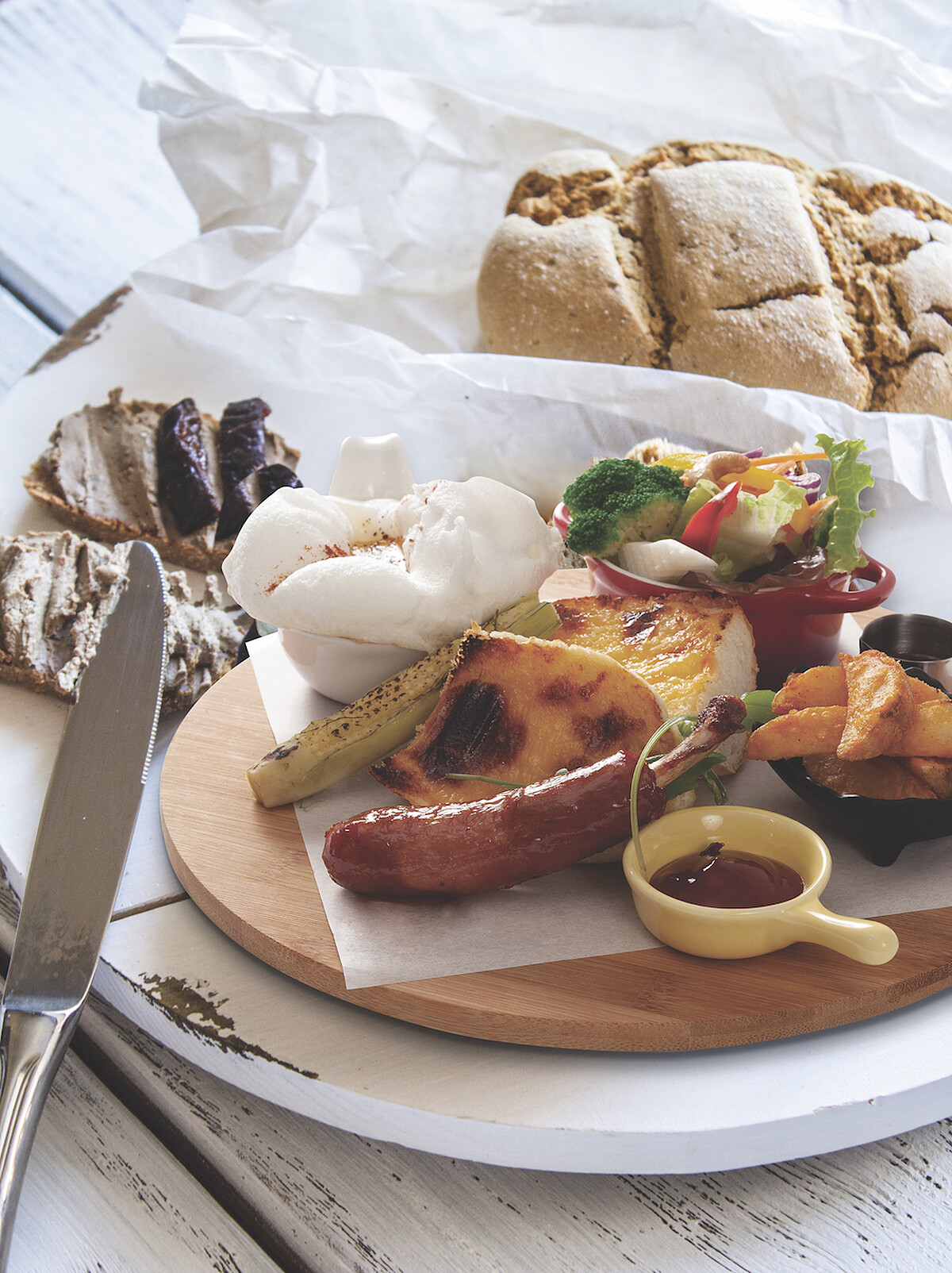 空氣圖書館餐點-晨間朝食，左上角的雲朵蛋為我們的獨創料理