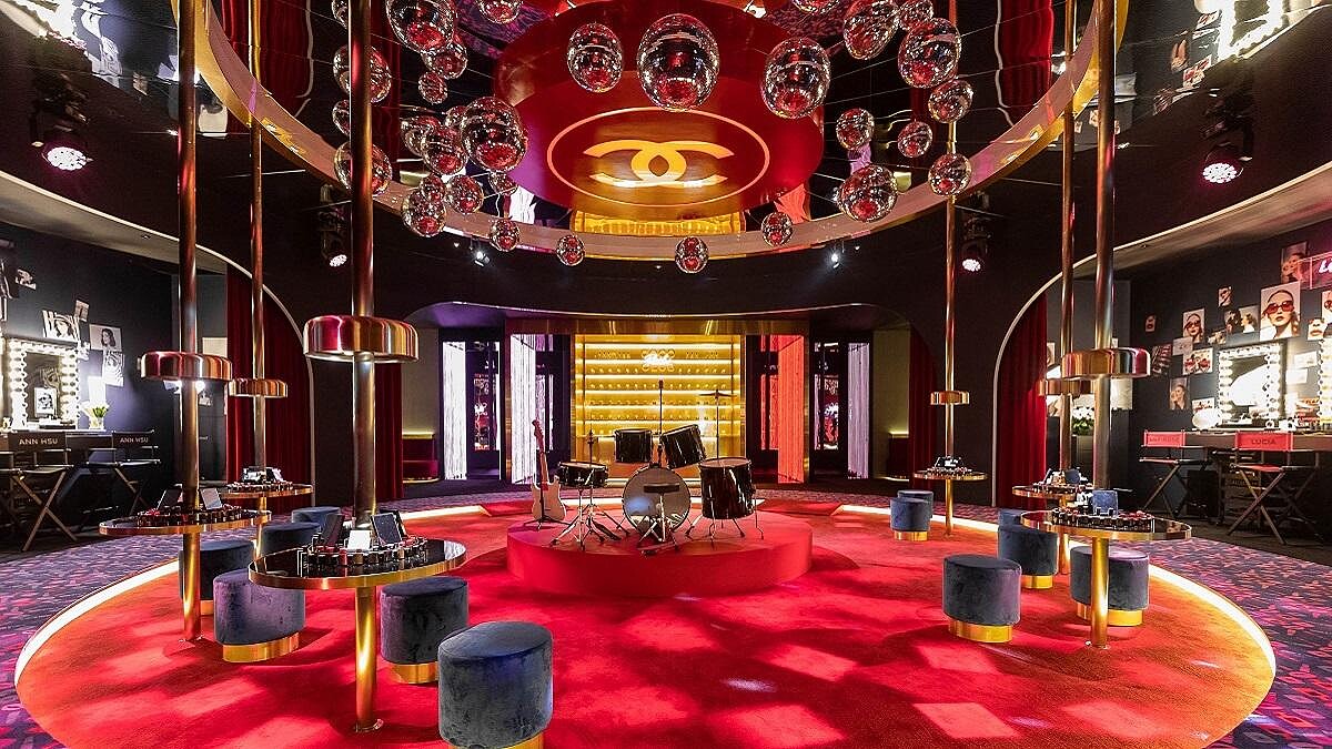 誓言絕對要讓女孩們嗨翻閃爆不斷電！閃度超標的最潮趴踢「香奈兒COCO放閃俱樂部」 一起玩耍GO！