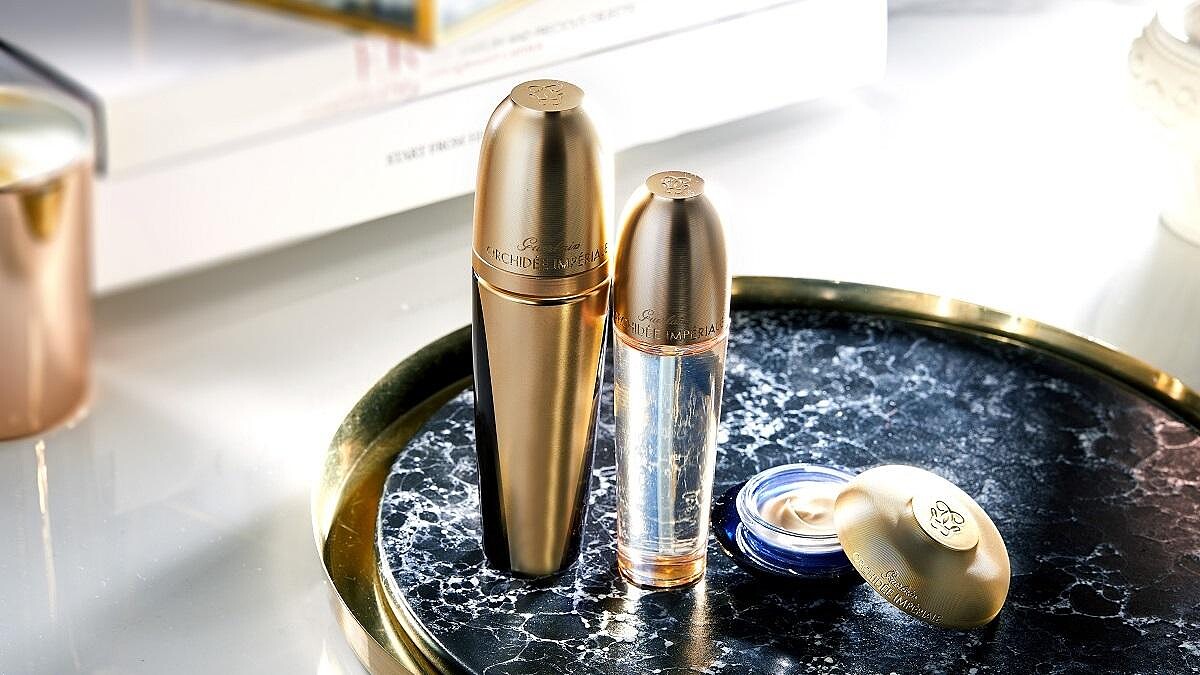 頂級保養界抗老效能最強大的王者----嬌蘭「蘭鑽系列」！天后張清芳的最愛，無論水、精、油、霜…都好到令人由衷讚嘆~