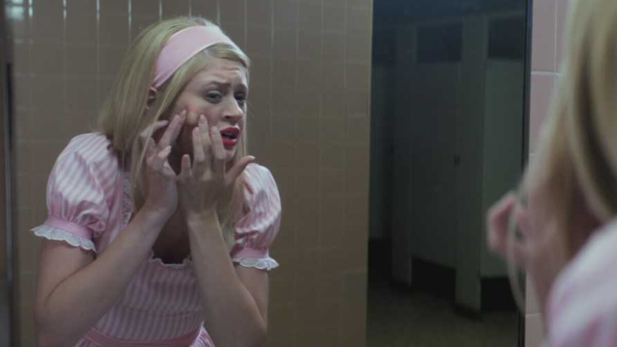 被列為全球最恐怖禁書！《在黑暗中說的鬼故事》搬上大銀幕，「蒼白的女人」、「稻草人哈洛」經典駭人怪物一次登場