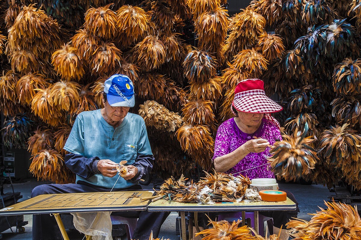 彰化國寶級雞毛撢子職人陳忠露夫婦