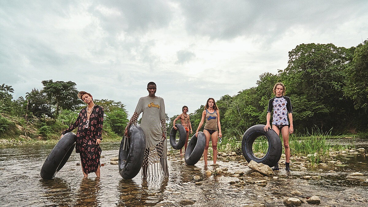 今年的海灘假期就是要狂，Loewe 2019 Paula’s Ibiza 全新系列釋出！