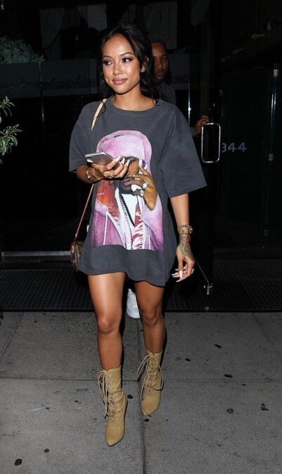 中長袖露出手臂最細處十分顯瘦。