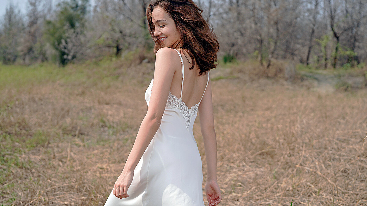 妳和完美之間的距離,就差一件高質感的睡衣,令人心動、綻放光芒的精緻內著,快來NUDE快閃店親身感受!